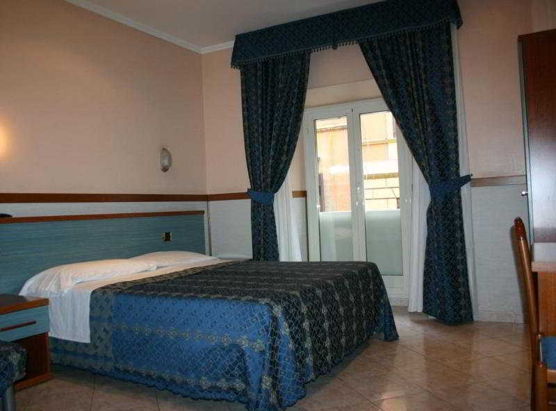 רומא Hotel Rubino מראה חיצוני תמונה