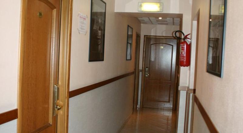 רומא Hotel Rubino מראה חיצוני תמונה