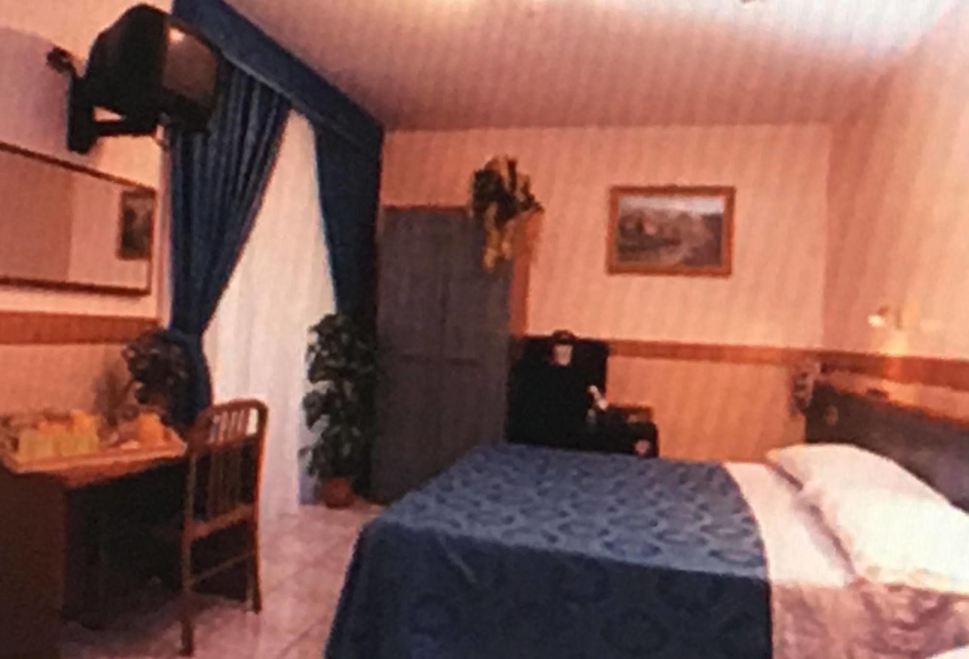 רומא Hotel Rubino מראה חיצוני תמונה